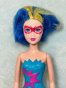 Mattel - Barbie in Princess Power - Blue Hero Butterfly - Abby Puppe mit blauen Haaren - Bild 1 von 5