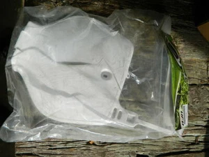 UFO Plastics Front Number Plate White Replacement 12-561-29 - Picture 1 of 4