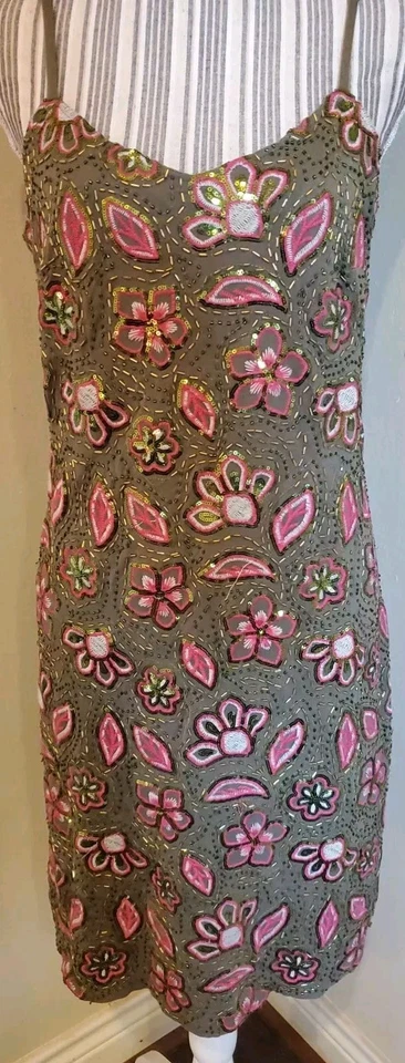 Vestido INC International Concepts floral bordado com miçangas forrado rosa verde tamanho M - Imagem 1 de 4