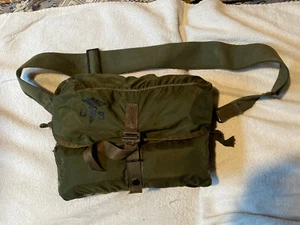 Post Vietnam ERA  Medic Bag With Supplies, Aid Bag, Medical "LOOKS UNISSUED" - Picture 1 of 4