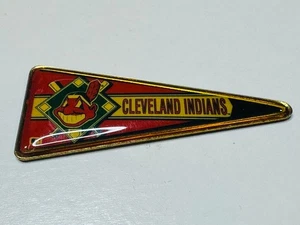 Vintage Cleveland indiano bavero cappello spilla capo Wahoo triangolo pennant banner bandiera - Foto 1 di 2
