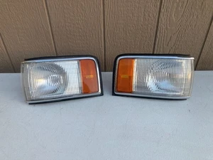 1994-1996 CADILLAC DEVILLE SIDE MARKER SET - Picture 1 of 5