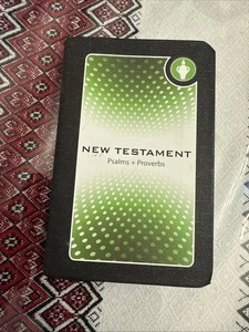 GIDEONS NEW TESTAMENT POCKET BIBLE PSALMS PROVERBS GREEN 2008 (100 Years) New - Foto 1 di 3