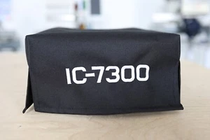 Osłona przeciwpyłowa kompatybilna Icom IC-7300 z klapą otwierającą do mikrofonu - Zdjęcie 1 z 13