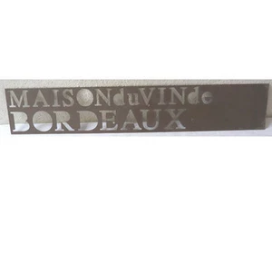 OBJET DE CAVE : POCHOIR POUR CAISSE DE VIN "MAISON DU VIN DE BORDEAUX" LAITON - Bild 1 von 1