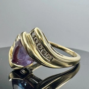 Anillo de oro macizo de 10k con alejandrita de laboratorio y diamantes / 3,7 gramos / talla 7 - Imagen 1 de 11