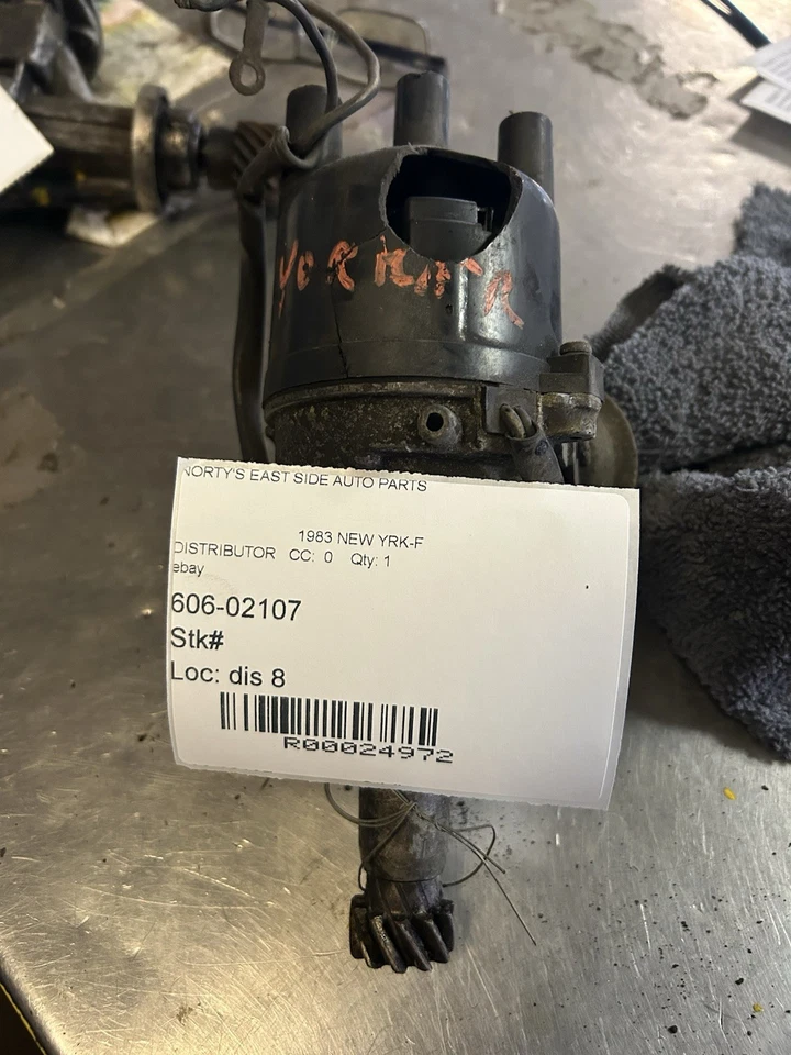 1983 chrysler new yorker. 2.6 distributor - Image 1 of 2