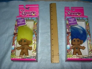 VINTAGE ACE NOVELTY "TREASURE TROLLS" BLUE W/BLUE AND YELLOW W/YELLOW WISHSTONE - Picture 1 of 20