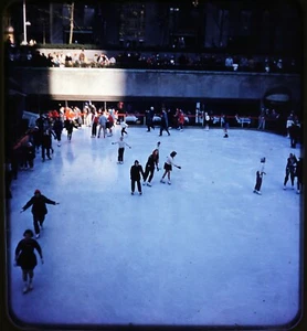 Skating at Rockefeller Center NY - 1950s Stereo Realist Slide Kodachrome #1051 - Picture 1 of 3