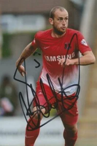 LEYTON ORIENT: SCOTT CUTHBERT SIGNED 6x4 ACTION PHOTO+COA - Picture 1 of 1