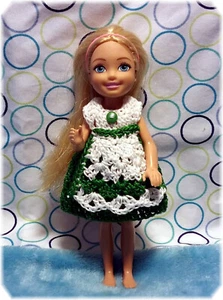 1 handgefertigtes gehäkeltes Puppenkleid, das 5,5 Zoll CHELSEA / KEINE PUPPE ODER SCHUHE passt - Bild 1 von 19