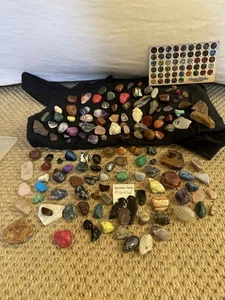 Bunte Edelsteinsammlung. Original. 140 Teile. Alles atemberaubend. Kommt im Karton. - Bild 1 von 8