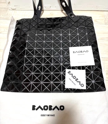 Bolso de Mano Negro Bao Bao Issey Miyake (10x10) Outlet Nuevo con Etiquetas (1 día hábil) Foto 1 de 4