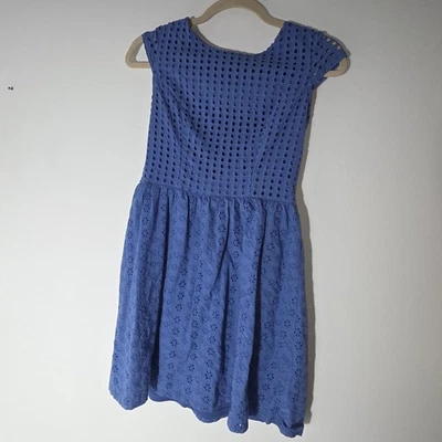 Vestido Xhilaration Diseño Azul Ojales XS Floral Geométrico Algodón Forrado con Concha Foto 1 de 4