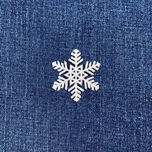 Snowflake Applique Patch - White Embroidered Winter Snow Badge 1.75" (Iron On) - Picture 1 of 2