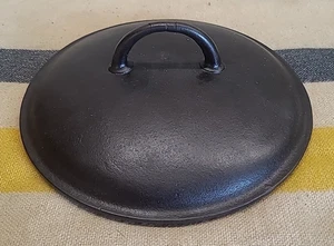 VINTAGE UNMARKED NO. 8 GRISWOLD CAST IRON DUTCH OVEN LID COVER 2551 - RESTORED - Picture 1 of 6