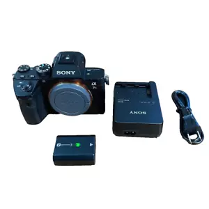 Sony α7R III kompakte Digitalkamera ILCE 7RM3 getestet gebraucht aus Japan - Bild 1 von 5
