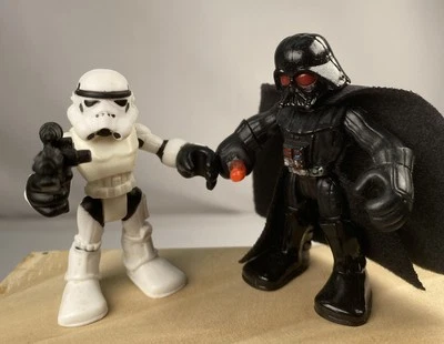Lote de figuras de acción Hasbro Imaginext Toys Storm Trooper y Darth Vader Star Wars Foto 1 de 4