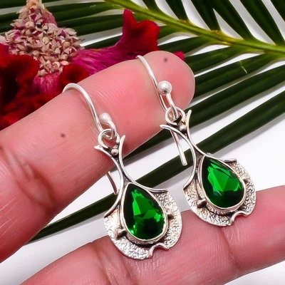 Pendiente de plata de ley 925 hecho a mano de diseñador oxidado diopsido cromado 1,76" Su7 Foto 1 de 4