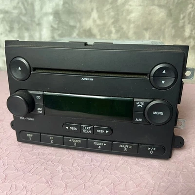 2007 Ford Explorer Mercury Mountaineer AM FM Single CD 7L2T-18C869-AE - Image 1 of 4