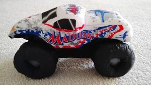 Good Stuff Monster Jam Madusa Puff Monstertruck (Stofftier, Plüsch) (2004) - Bild 1 von 8
