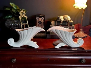 Vtg 1940’s Abingdon Pottery White Glazed Ceramic Cornucopia Vases Art Deco - Picture 1 of 7