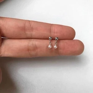 Minimalistischer Chirurgenstahl 3 mm winzige Knopfperlen Ohrstecker - Bild 1 von 2