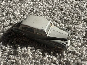 Dinky Toys #150 Rolls-Royce Silver Wraith - Vintage Car Model Needs Work - Picture 1 of 4