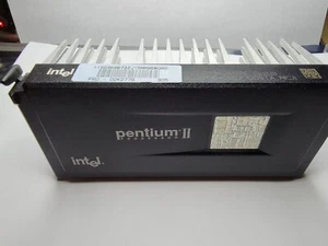 Intel Pentium II SL2U3 Processor w/ MMX Technology 350 mHZ w heatsink - Picture 1 of 5