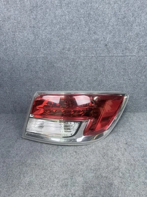 Luz trasera exterior del lado derecho del pasajero Mazda CX-9 2007-2009 FABRICANTE DE EQUIPOS ORIGINALES Foto 1 de 4