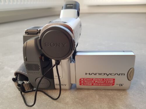 SONY DCR-HC14E PAL MiniDV Handycam Camcorder Carl Zeiss Lens