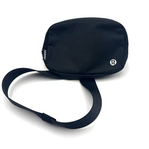 Lululemon Womens Black Adjustable Strap Mini Belt Waist Bag Pack Purse - Picture 1 of 12