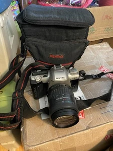 Pentax ZX-10 SLR with 28-80mm 3.5-5.6 With Carrying Case For Parts - Picture 1 of 13