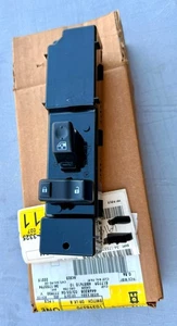 NOS OEM GM 03-06 Chevy Tahoe Suburban GMC Yukon Denali RH Door Window Switch 04 - Picture 1 of 6