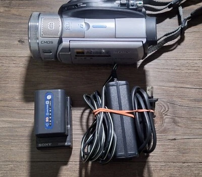 SONY HandyCam HDR-UX1 Digital HD Video Camera Recorder - Image 1 of 4
