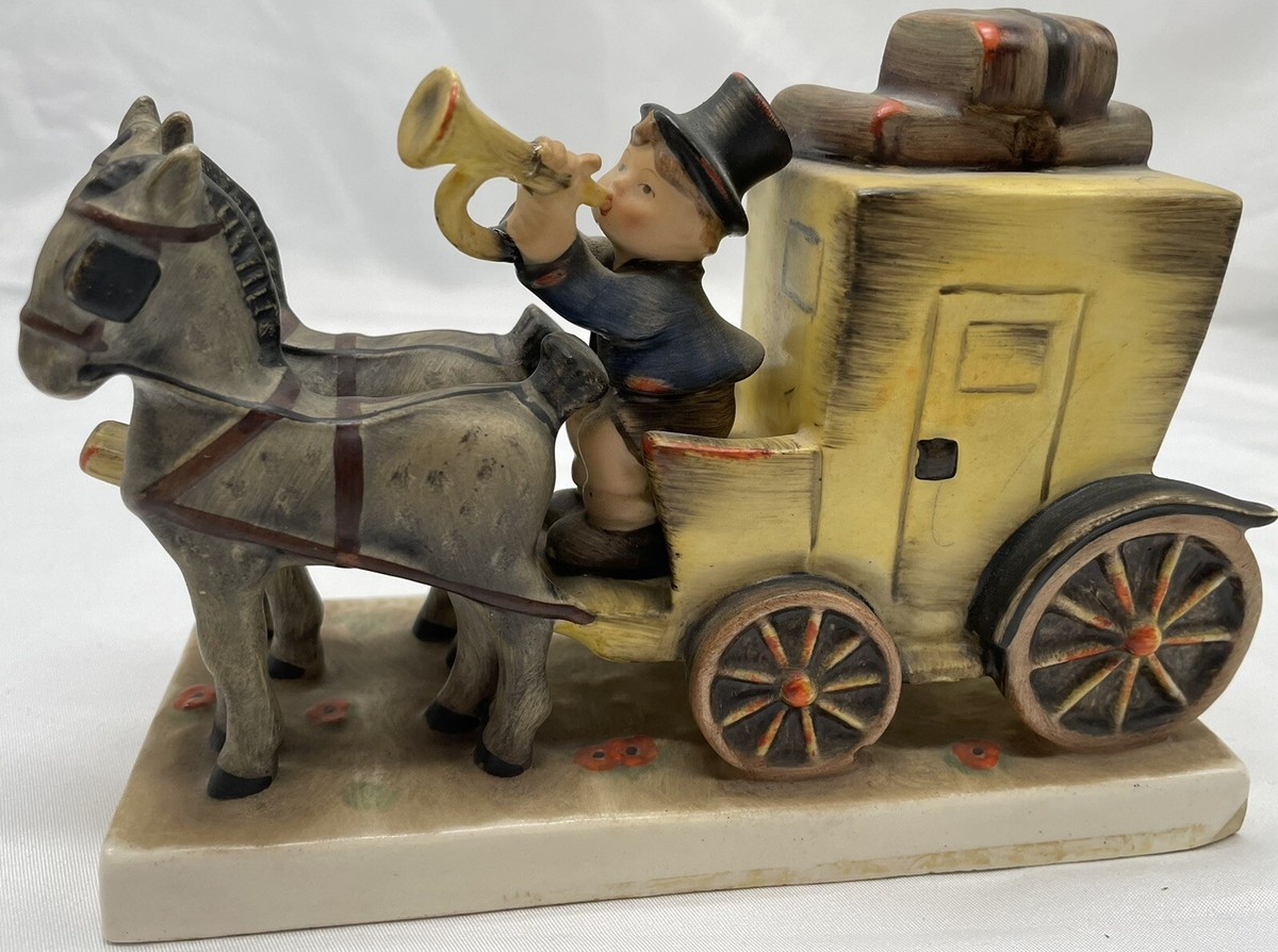 フンメル人形 The Mail is Here 郵便配達馬車 1952 Goebel Hummel The Mail is Here Figurine #226 Boy Drawn