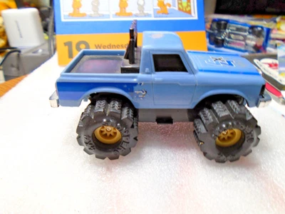 Schaper MFG. Co. Stomper Chevrolet 4X4 Pickup Light Works but Truck Doesn't Move - Image 1 of 4