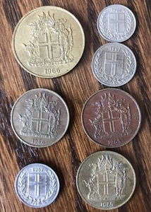 Iceland Island 1966 2 Kronur 1967 10 Aurar 25 Aurar 1966 1966 1 Krona Cent Coins - Picture 1 of 2