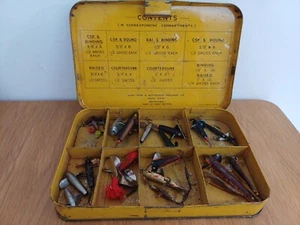 COLLECTION OF VINTAGE LURES, INCL. HARDY,IN A METAL PARTITIONED NETTLEFOLDS TIN - Picture 1 of 15
