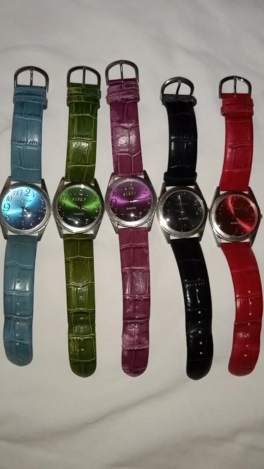 Reloj de cuarzo para mujer Gossip 35 mm GSP472 correa de cuero genuino y 5 correas de reloj Foto 1 de 4