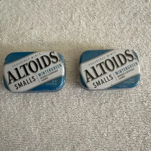 ALTOIDS Smalls Wintergreen Breath Mints Box 0.37-Ounce Tin 2024 2 Count - Picture 1 of 3