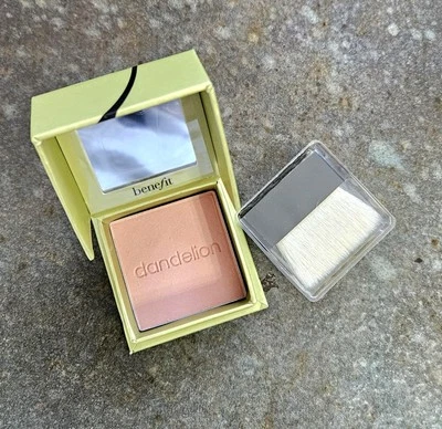 Benefit Dandelion Mini Blush 3.5 g/0.12 oz With Brush NEW! - Image 1 of 2