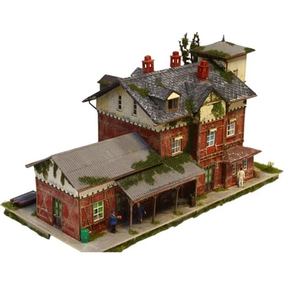 Diorama H0/1:87 Kleinstadt Bahnhof Nieder-Ramstadt-Traisa begrünt#patiniert - Bild 1 von 4