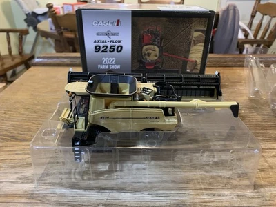 Ertl 1/64 Case IH 9250 Tracked Combine 2022 Farm Show GOLD CHASE VERSION. - Image 1 of 3