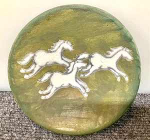 Vintage CERAMIC art Plate HORSES equinestrian gift heavy signed 5" plate wall GD - Picture 1 of 7