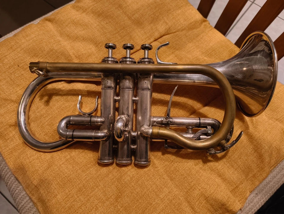 Cornetta Mib professionale Yamaha YCR6610T argentata con custodia originale - Immagine 1 di 4