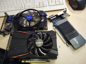 Tarjeta gráficas lote de 3 varios GT730,GV-N Y otro sin probar España - Afbeelding 1 van 15