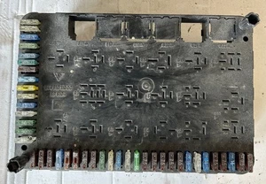 PORSCHE 944 FUSE BOX 94461011000 1986–1992 - Picture 1 of 8
