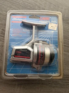 Spinnrolle ungeöffnet in OVP Shakespeare Omni 020 - Bild 1 von 5