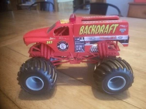 Hot Wheels Monster Jam Backdraft escala 1/24 raro difícil de encontrar - Imagen 1 de 3